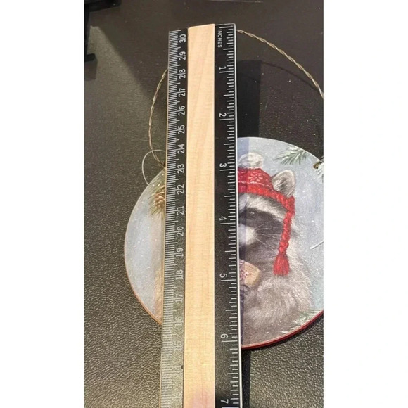 Raccoon Wood Round Christmas‎ Holiday Ornaments Red Hat 4x4 Set Of 2 NEW Rustic - Picture 3 of 4